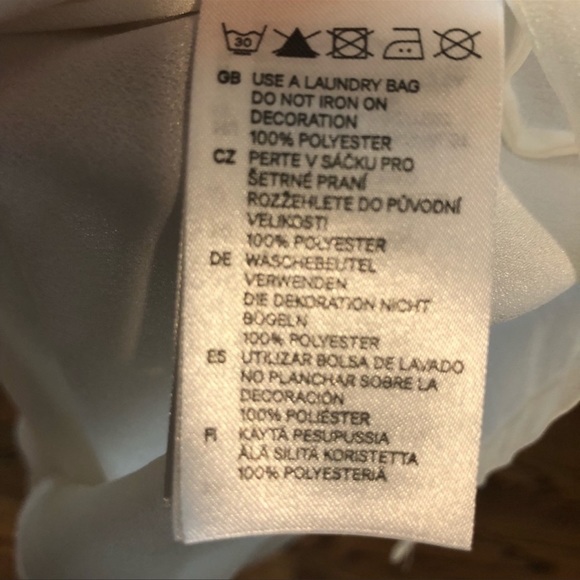 H&M BEADED ACCENT SHOULDER OFF WHITE TANK - Picture 11 of 14